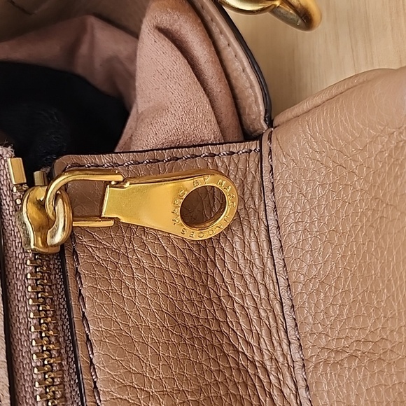 Marc by Marc Jacobs Too Hot to Handle Pebbled leather Saddle Bag in Tan Leather - Picture 12 of 16